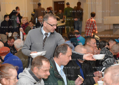 Sniadanie Wielkanocne w dolnym kosciele OO. Franciszkanow...