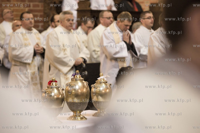 Pelplin. Msza Swieta Krzyzma w Wielki Czwartek w Bazylice...