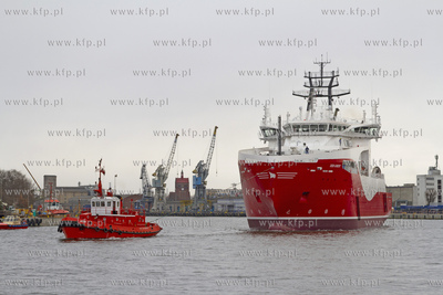 Kablowiec Siem Aimery podczas wyjscia na proby morskie....