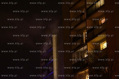 Gdańsk. Suchanino. Pożar w jednym z bloków na ul.Paderewskiego....