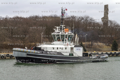 SD Tempest, holownik typu RotorTug z trzema pędnikami...