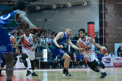 Grupa Sierleccy Czarni Słupsk wygrali 83:77 z Anwilem...