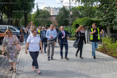 Spacer z radnymi z okazji otwarcia nowego woonerfu...