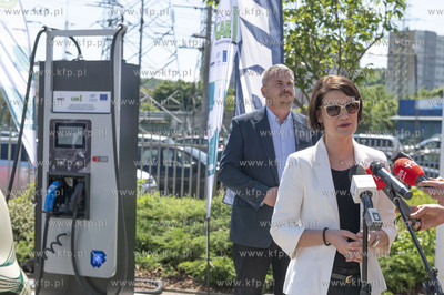 Gdynia. Baza Przedsiębiorstwa Komunikacji Trolejbusowej,...