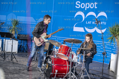 Sopot. Majówka w kurorcie. Skwer kuracyjny/muszla...