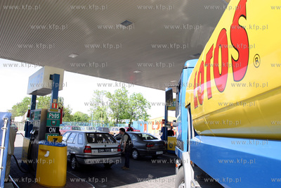 Rafineria Gdanska od 2.06.2003 zmienia nazwe na GRUPA...