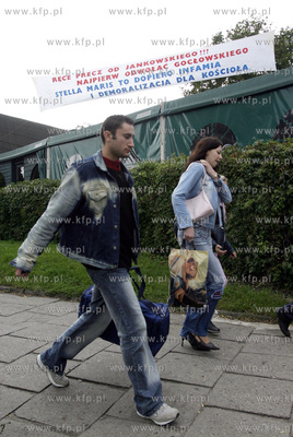 Transparent wywieszony nad pubem Big Johny w Gdansku,...