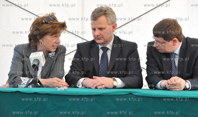 Stocznia Gdansk. Wodowanie jednostki COMBIDOCK IV....