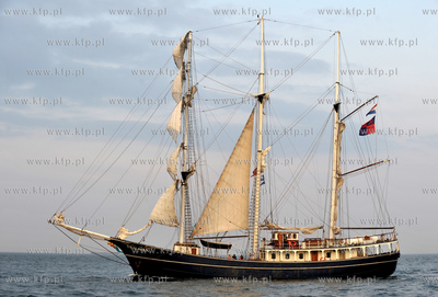 Wielka parada zaglowcow po Zatoce Gdanskiej na zakonczenie...