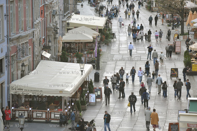 Glowne Miasto w Gdansku - widok na ulice Dluga. Po...