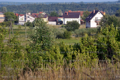 Zukowo na Kaszubach. Widok z ul. Debowej w kierunku...