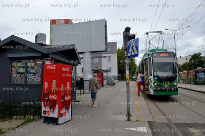 Gdansk Siedlce, ul. Kartuska. Tramwaj w barwach Lechii...