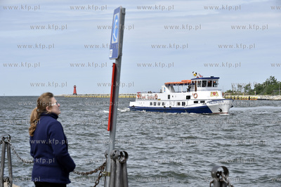 Gdańsk. Nowy Port.  Martwa Wisła. Kanał portowy...