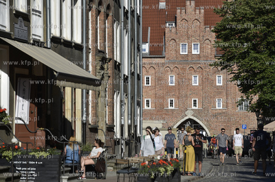 Gdańsk Głowne Miasto. Ul. Cglebnicka i barma Chlebnicka....
