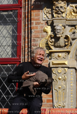 Gdansk. Dlugi Targ. Happening pt Aktorzy Przyjechali...