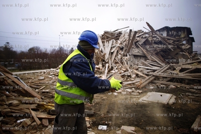 Gdańsk. Rozbiorki budynkow mieszkalnych przy ul. Marynarki...