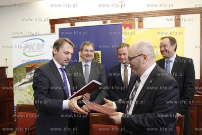 Gdansk. Urzad Marszalkowski.Podpisanie umowy na wybudowanie...