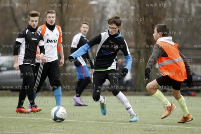 Gdansk Zaspa. Pilkarski turniej dzikich druzyn Do przerwy...