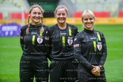 Mecz drużyn influencerek na Polsat Plus Arenie Gdańsk...