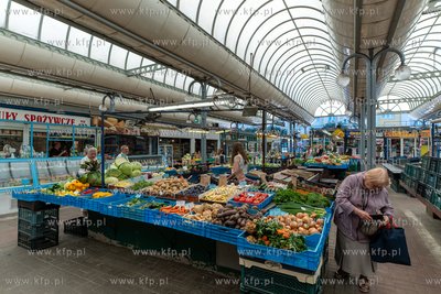 Hala Targowa w Gdyni. Warzywniak 18.08.2025 fot. Paweł...