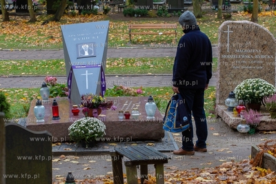 Gdańsk, Cmentarz Srebrzysko. Prezentacj projektu Znani-Niezapomniani....