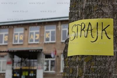 Gdańsk. Strajk nauczycieli w X Liceum Ogólnokształcącym....