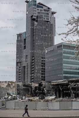 Gdynia. Rozbiórka Centrum Gemini. W oddali Sea Towers....