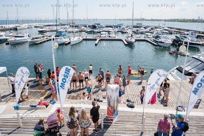 Sopot. 12. Charytatywny skok z molo do morza dla Moniki...