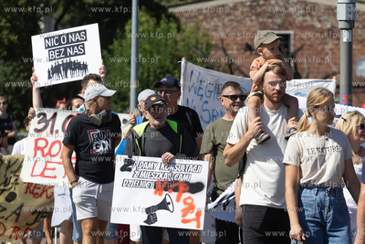 Gdańsk Letnica. Protest mieszkańców przyportowych...