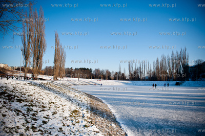 Gdansk. Nowo powstaly zbiornik retencyjny - Madalinskiego,...