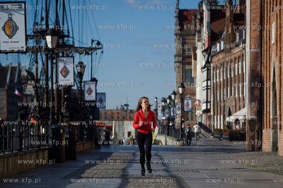 Gdansk. Dlugie Pobrzeze. Aktorka z Gdanska, mieszkajaca...