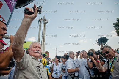 Gdansk. Plac Solidarnosci. Start honorowy 71 wysciugu...