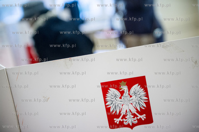 Obwodowa Komisja Wyborcza Nr 39 w Zespole Szkol Lacznosci...