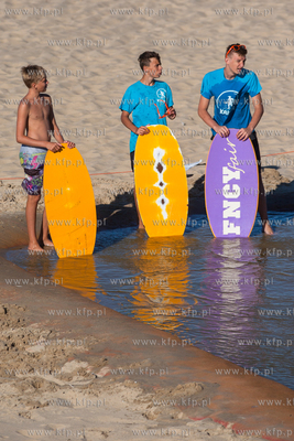 Gdansk. Letni wypoczynek na plazy miejskiej Stogi....