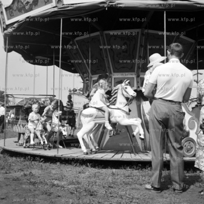Wesole miasteczko na Placu Zebran Ludowych w Gdansku.
26.07.1966
0000885z_lipiec1966
Fot....