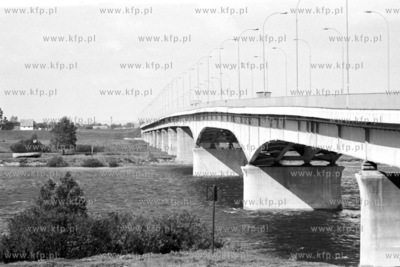 Most nad rzeka Wisłą w Kiezmarku.
18.09.1978
4wrzesien78_z.kosycarz_p38
Fot....