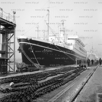 Transatlantyk Batory w porcie gdyńskim. (lata60).
1965
Fot....