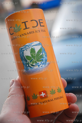 W jednym z gdynkich sklepow mozna kupic napoj orzezwiajacy...