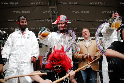 Jedna z atrakcji Jarmarku sw. Dominika byl chrzest...