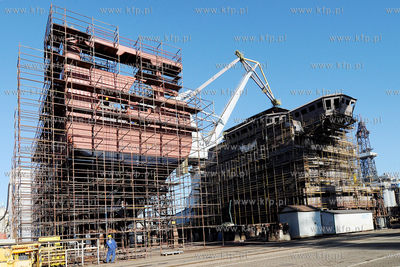 Stocznia Gdynia S.A. NA terenie zakladu dziala obecnie...