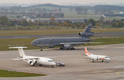 Port Lotniczy Gdansk. Nz. McDonnell Douglas KDC10 Krolewskich...
