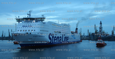 Wyjscie promu Stena Germanica z portu w Gdansku po...