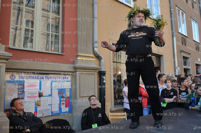 Gdansk. Dlugi Targ. Happening pt Aktorzy Przyjechali...