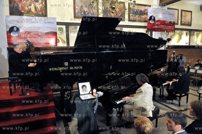 Koncert w Centrum Edukacji i Promocji Regionu w Szymbarku...