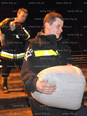 Wezbrane na skutek gwaltownej odwilzy i opadow deszczu...