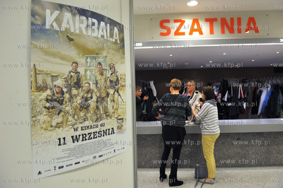 40 Festiwal Filmowy w Gdyni. Szatnia w Teatrze Muzycznym...