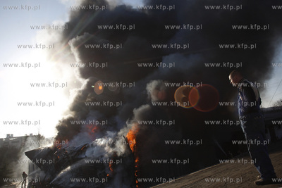 Gdansk. Pozar bylego magazynu rybnego przy ul Kosciuszki.
16.03.2011
fot....