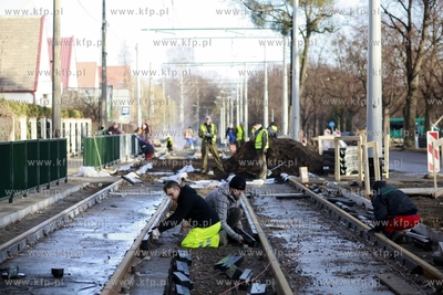 Gdansk. Remont torowiska wzdłuż ul. Pomorskiej i...