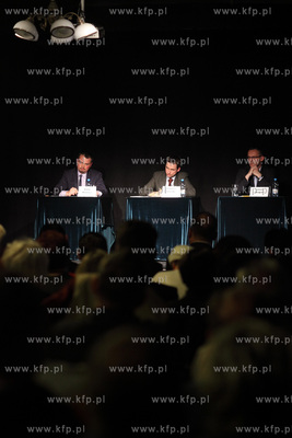 Debata trzech kandydatow na burmistrza Pruszcza Gdanskiego,...