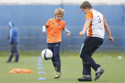 Gdansk Zaspa. Pilkarski turniej dzikich druzyn Do przerwy...